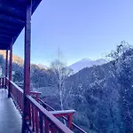 7 Min To - Peaceful Mountain Retreat בקתה