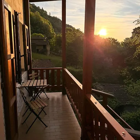 7 Min To - Peaceful Mountain Retreat בקתה